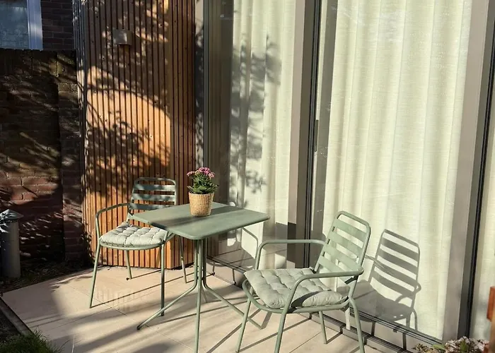 Op12, With Free Parking