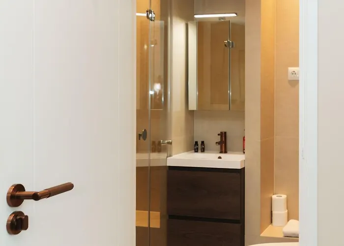 Op12, With Free Parking * 赞德沃特