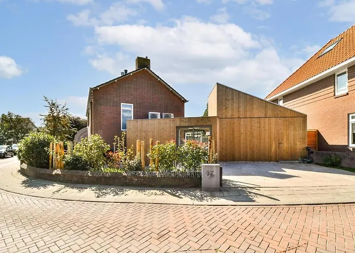 Op12, With Free Parking *